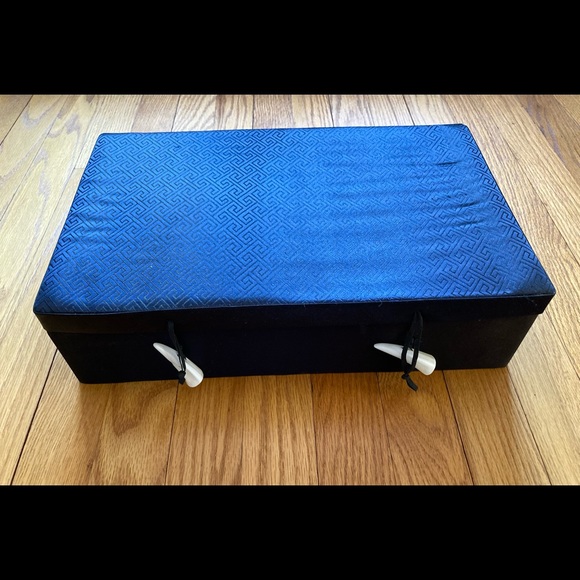 Brand New Bombay Tea ware: Teapot and 4 cups - Picture 5 of 6